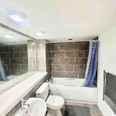 Luxstay 2Br Earls Court Apartment Sleeps Up To 10 London Exterior photo