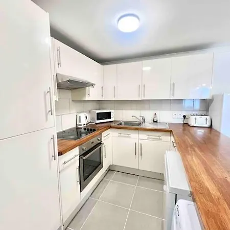 Luxstay 2Br Earls Court Apartment Sleeps Up To 10 London Exterior photo