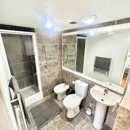 Luxstay 2Br Earls Court Apartment Sleeps Up To 10 London Exterior photo