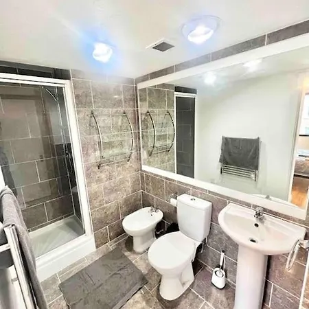 Luxstay 2Br Earls Court Apartment Sleeps Up To 10 London Exterior photo