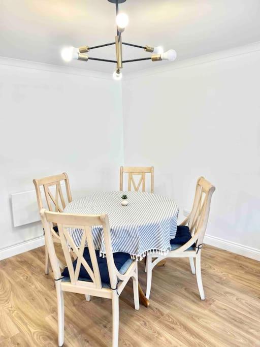 Luxstay 2br Earls Court Sleeps Up To 10 Appartement *