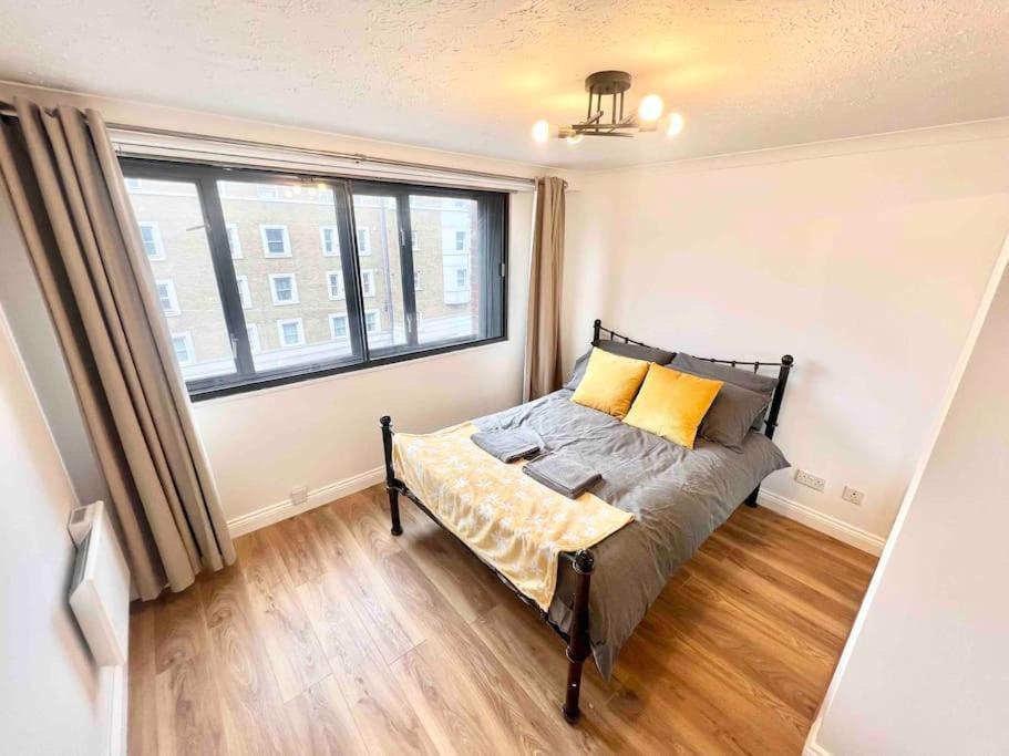 Luxstay 2br Earls Court Sleeps Up To 10 Londen