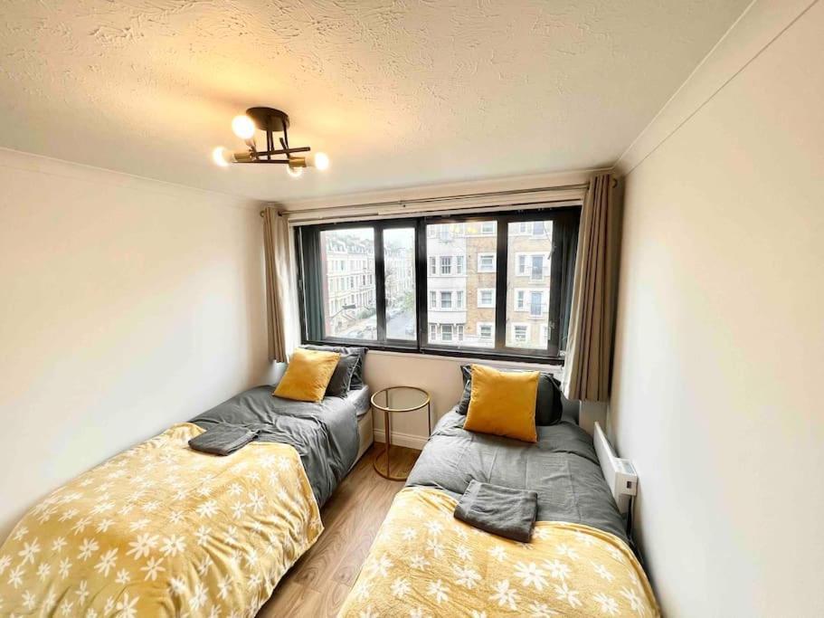 Luxstay 2br Earls Court Sleeps Up To 10 * Londen