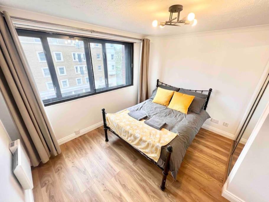 Luxstay 2br Earls Court Sleeps Up To 10 Londen