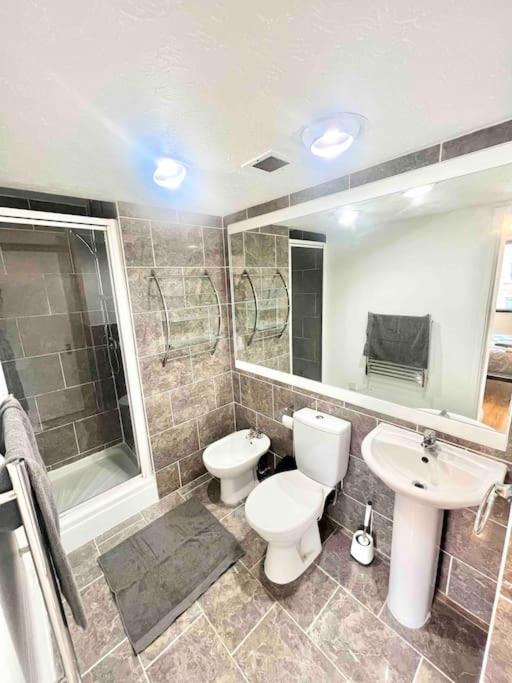 Luxstay 2br Earls Court Sleeps Up To 10 Appartement *